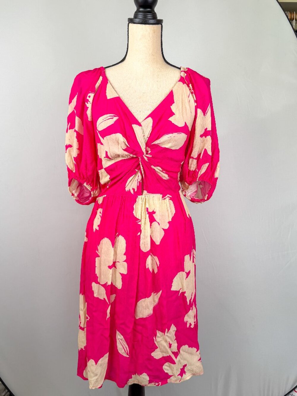 Velvet by Graham & Spencer Makena Twist Dress Size Large